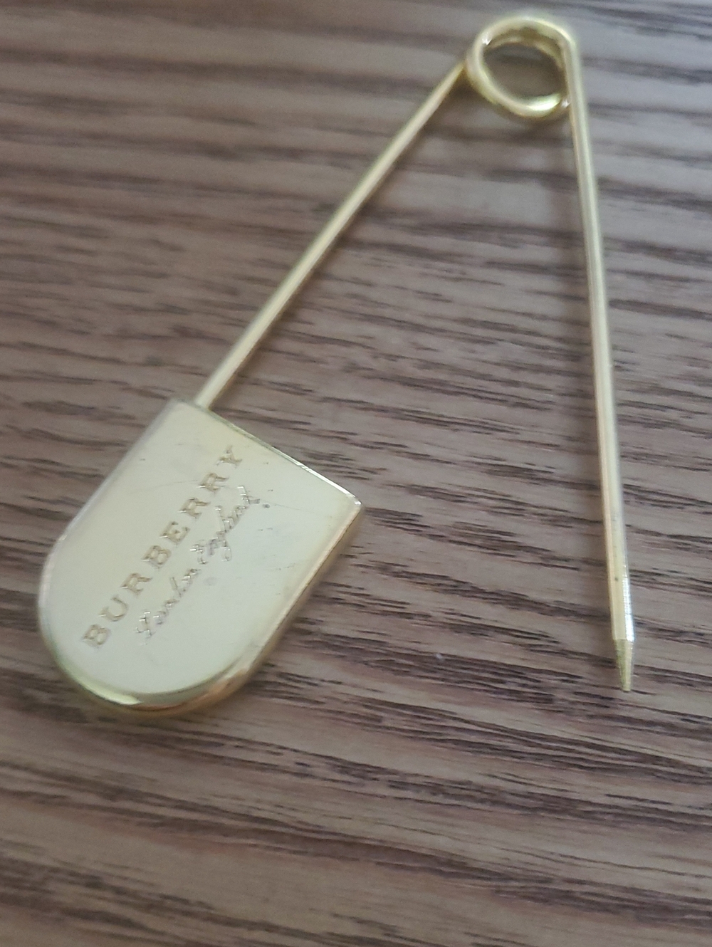 Burberry Gold-Tone Kilt Large Safety Pin Brooch Keychain